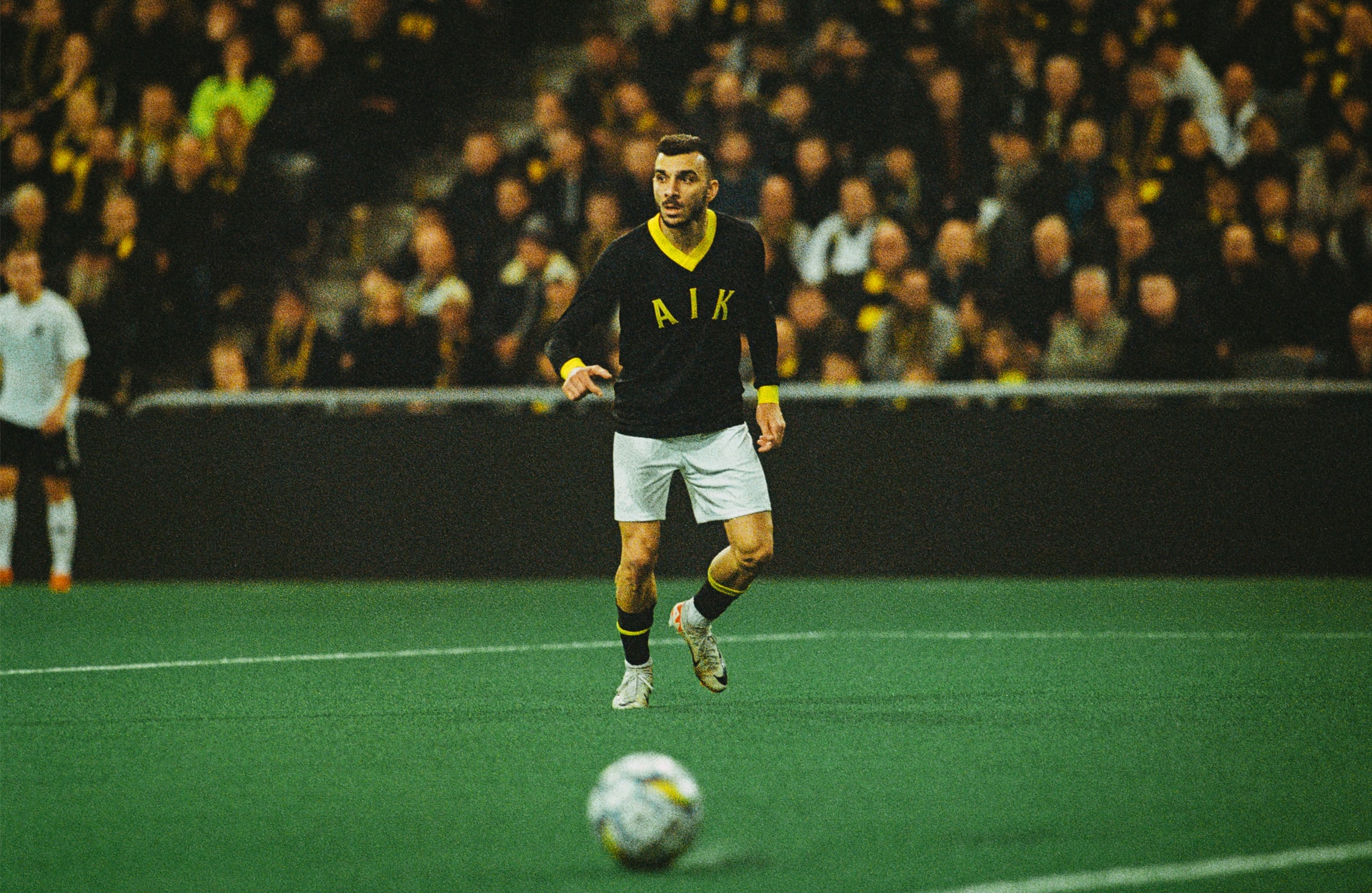 aik 12-min.jpg